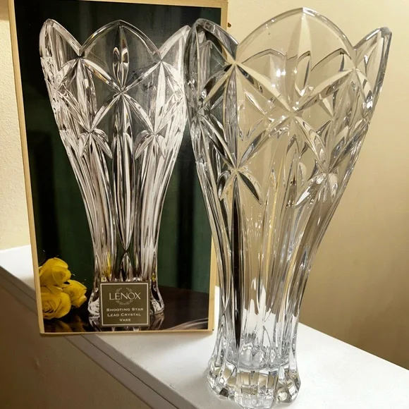 Lenox shooting Star Crystal Vase - Elegant Clear Design