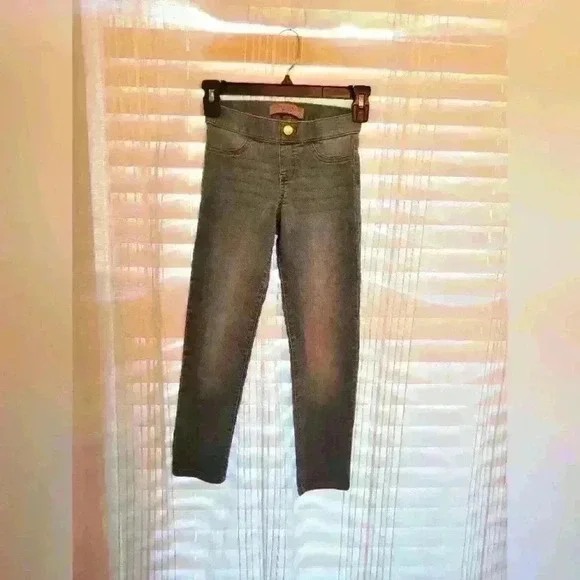 EUC girl's denim jeans,  Celebrity Pink, size 8, $12