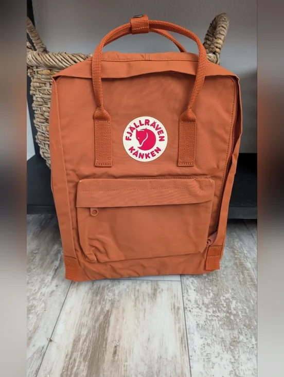 Fjallraven Kånken Orange Men's Backpack NWOT