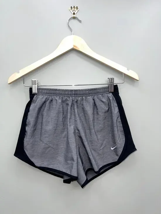 Nike Dri-FIT Girls Large Gray Black Running Shorts Athletic Activewear