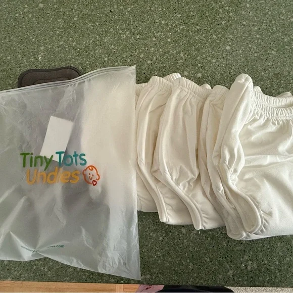 Tiny Tots XL Bamboo Training Underwear - 6 White and 1 Extra liner