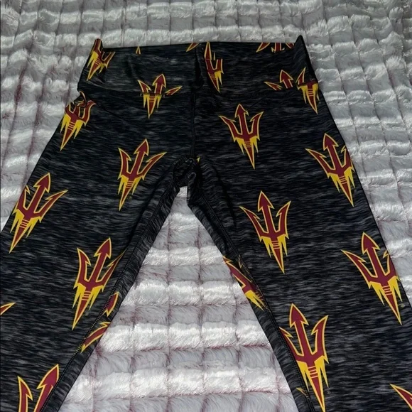 Vibrant Black and Yellow‎ Patterned Leggings