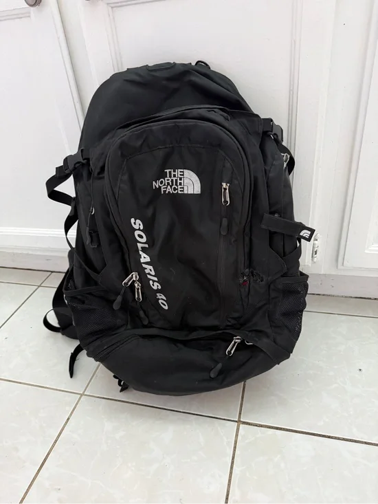 The North Face Solaris 40 Hiking Backpack Black Travel Pack READ DESCRIPTION