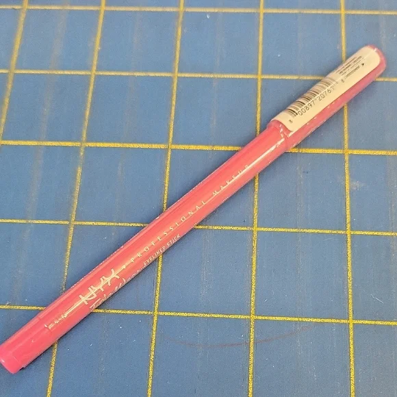 NYX Epic Wear Pink Spirit 1.22g Lip Liner EWLS19  New Sealed Pencil