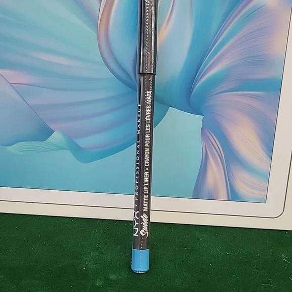 NYX Lip Pencil SMLL16 Little Denim Dress New Sealed Pencil