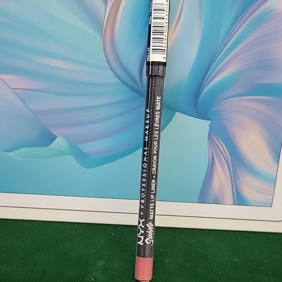 NYX Lip Pencil SMLL25 Whipped Caviar New Sealed Pencil