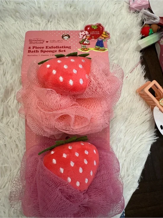 Strawberry Shortcake 2-Piece Pink Bath Exfoliating Sponge Set