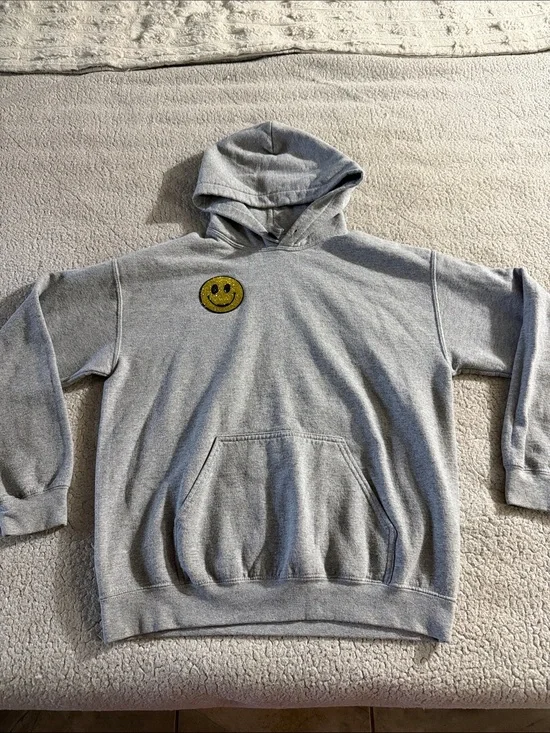 Gildan Light Gray Hoodie with Yellow Rhinestone Smiley Patch Medium