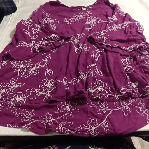 Catherines 2X Purple Floral Embroidered Blouse Keyhole Neck 3/4 Sleeve Boho Top
