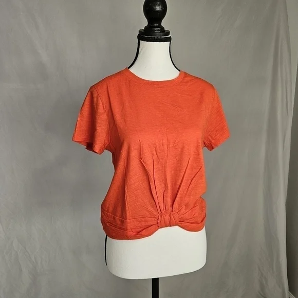 NWT ORANGE TOP SIZE MEDIUM