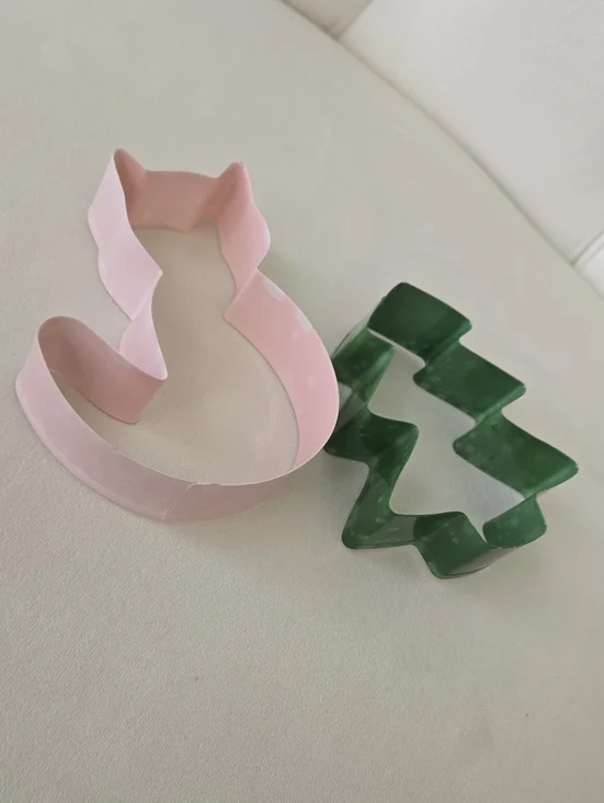 Target Pink Cat and Green Tree Cookie Cutters, NWT
