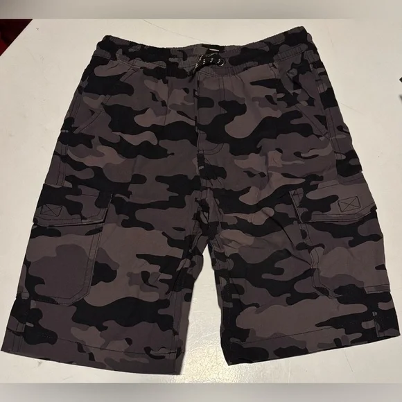 Boys Weatherproof Vintage  Camouflage Tech Shorts size Small 7/8