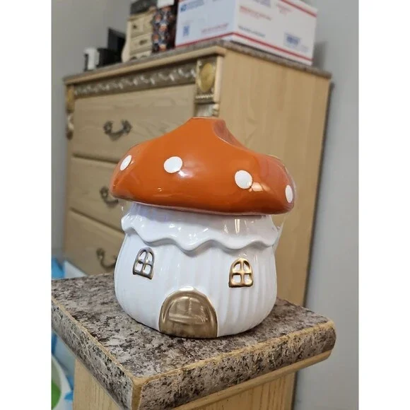 Target Bullseye Ceramic Mushroom Shaped Cookie Jar Candy Bowl 6