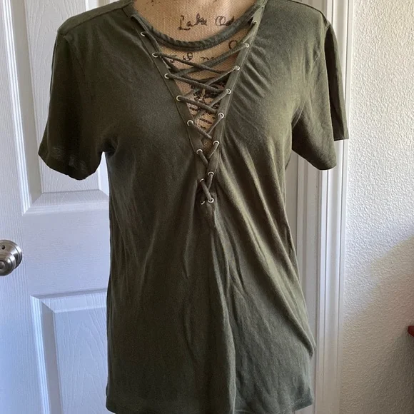 Express • olive lace up tee • small