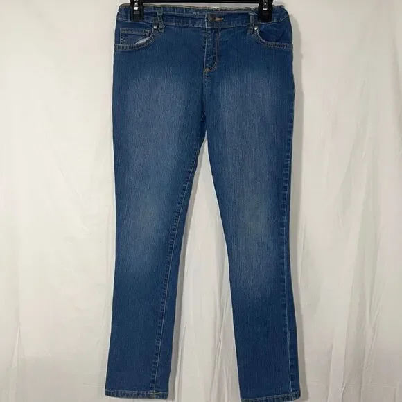 Place skinny jeans