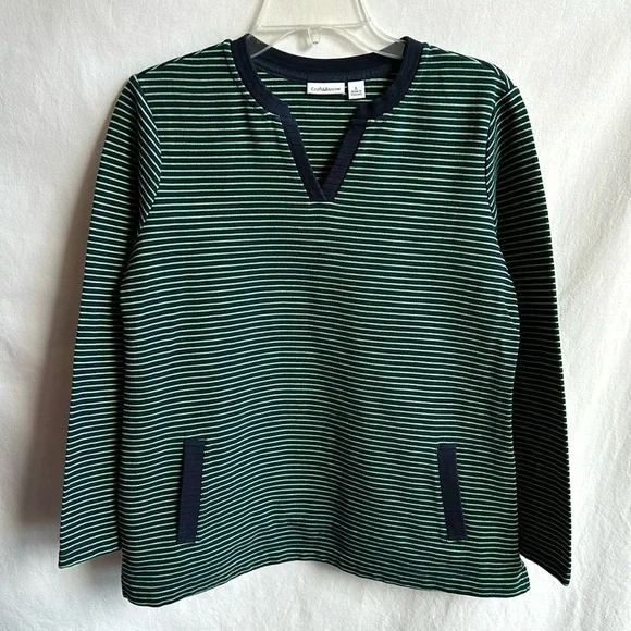 Croft & Barrow navy and green kangaroo pocket top, size L