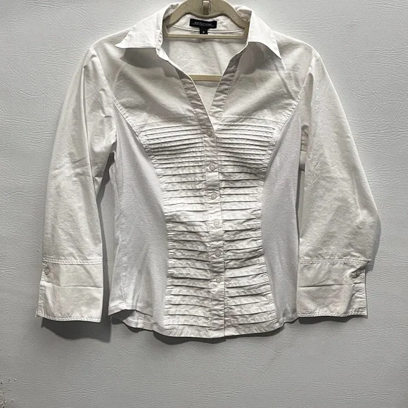 Notations Romantic Victorian White Pleated Front Button-Down Shirt Medium