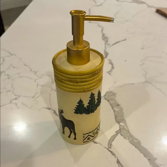 Cabin theme soap dispenser moose trees nature wildlife lodge