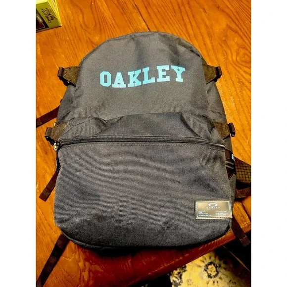 Oakley Backpack -‎ College Dress Blues, Large ( 17.5