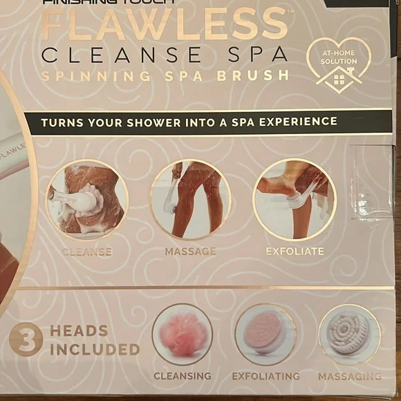 NIB- Finishing Touch-  Flawless Cleanse Spa Brush
