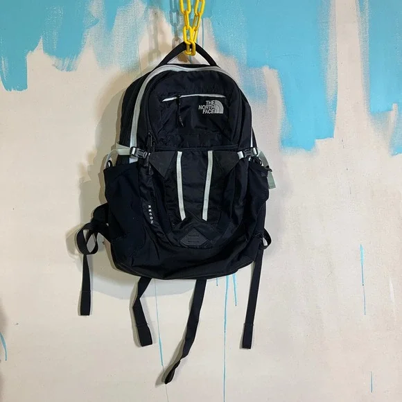 The North‎ Face Recon Black Backpack - Durable Hiking Outdoor Gear Bag Pre-owned