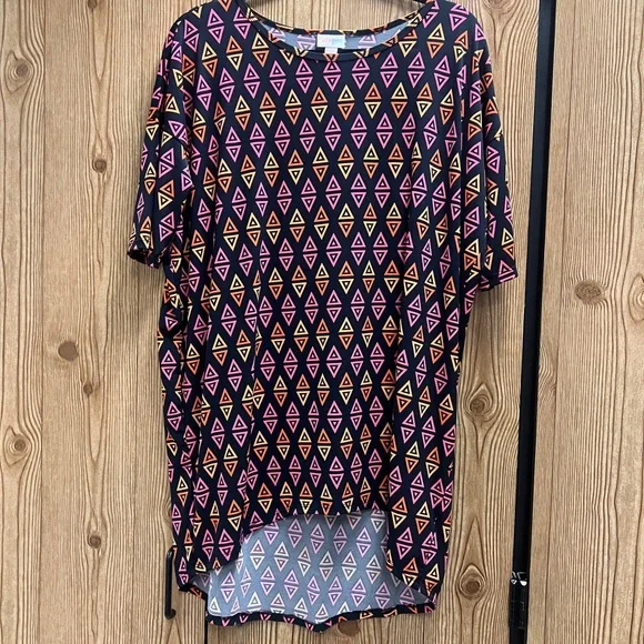 Lula roe Geometric Patterned Women's Top‎ pink Orange small