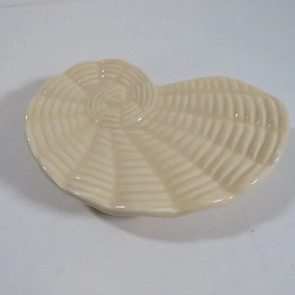 Tan Sea Shell Soap Dish Gazed Ceramic Embossed 5 1/2