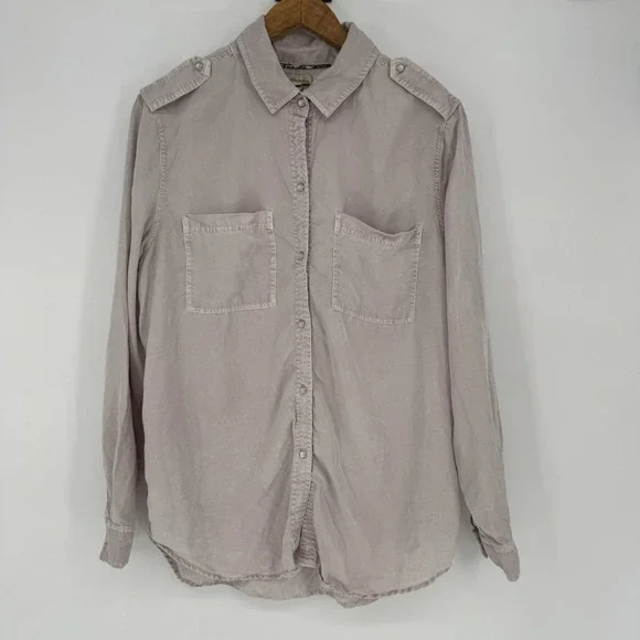 Anthropologie‎ Holding Horses Size Med Dimanche Pearl Button Up Chambray Blouse