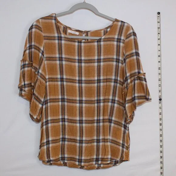 Maurices plaid round neck short ruffle‎ flared sleeves keyhole back closure M