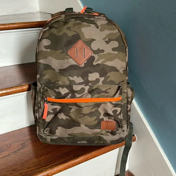 ⭐️ 3/$15 Old Navy Orange and Camouflage Backpack Booksack
