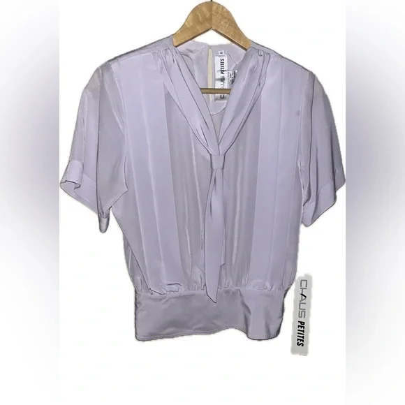 Claus Petites beautiful delicate lavender blouse size 6