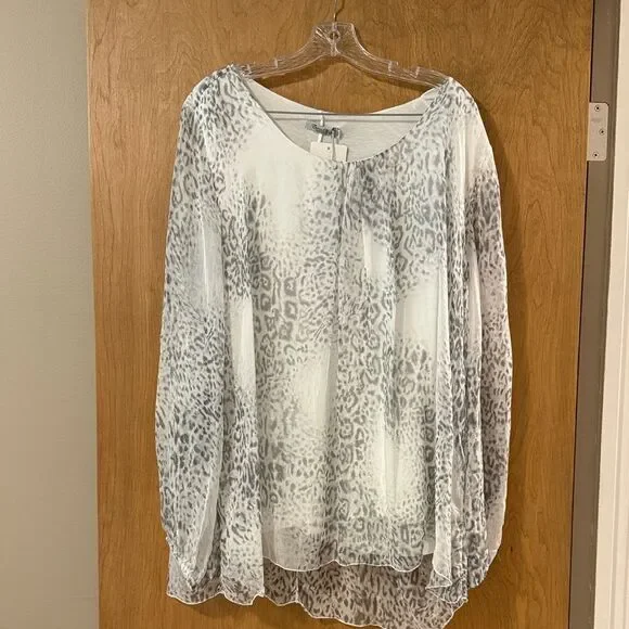 NWT‎ Elena Baldi Grey and White Leopard Print Women's Top