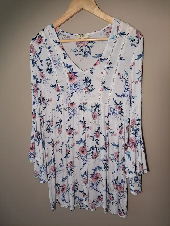 Kori Floral V-Neck Tunic with Flared Sleeves