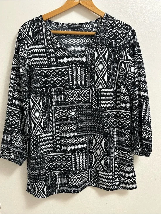 Mario Serrani Italy Black & White Geometric V-Neck Tunic (size S/CH)