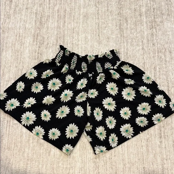 Girls Black Daisy Print Smocked Waist Shorts