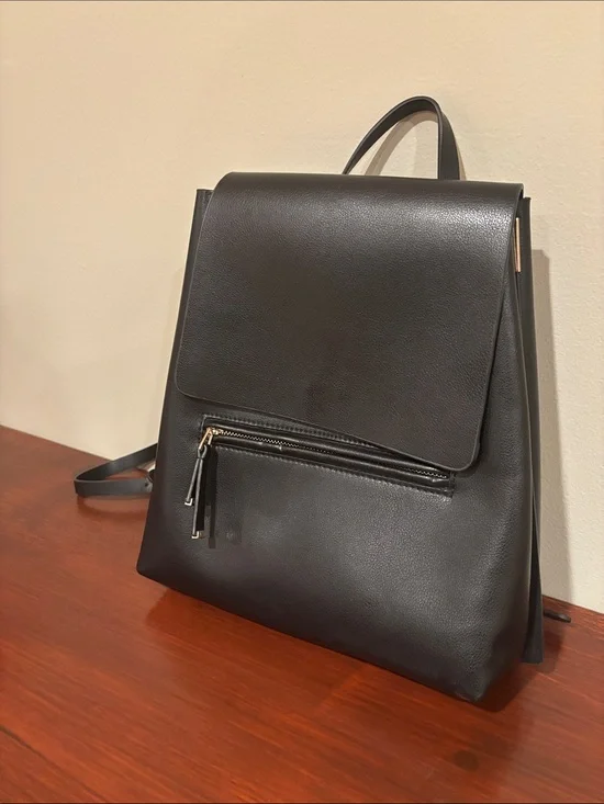 Black  faux Leather Backpack - Zara