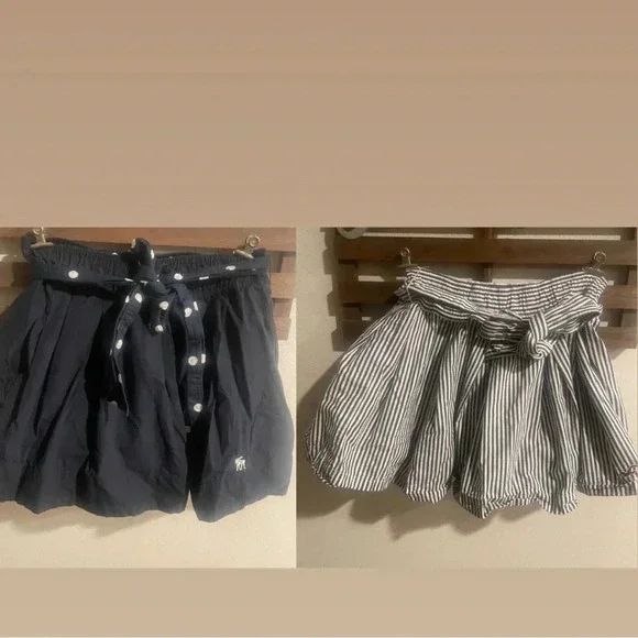 Abercrombie & Fitch Belted Mini Navy Blue Skirt & Hollister‎ pleated skirt Small