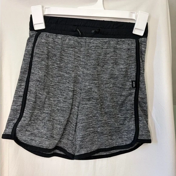 Abercrombie Kids Gray Athletic Shorts size 5/6