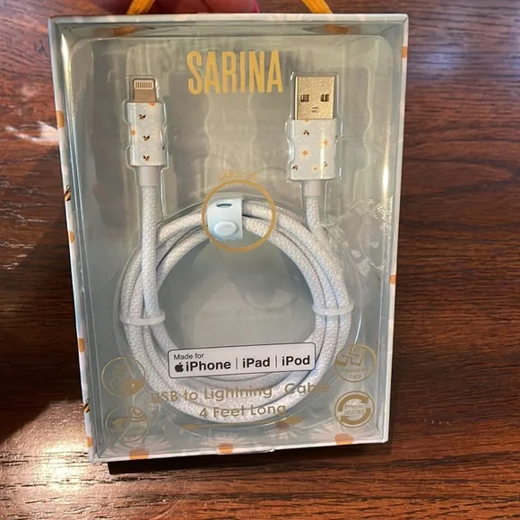 🌸NIB🌸poppy 🌺🌷 iPhone iPad iPod USB-A to Lightning Cable 4 Feet Long - Toile