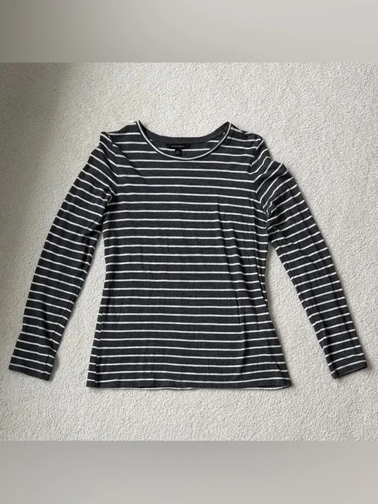 😻Striped Long-Sleeve Crewneck Tee - Black & White