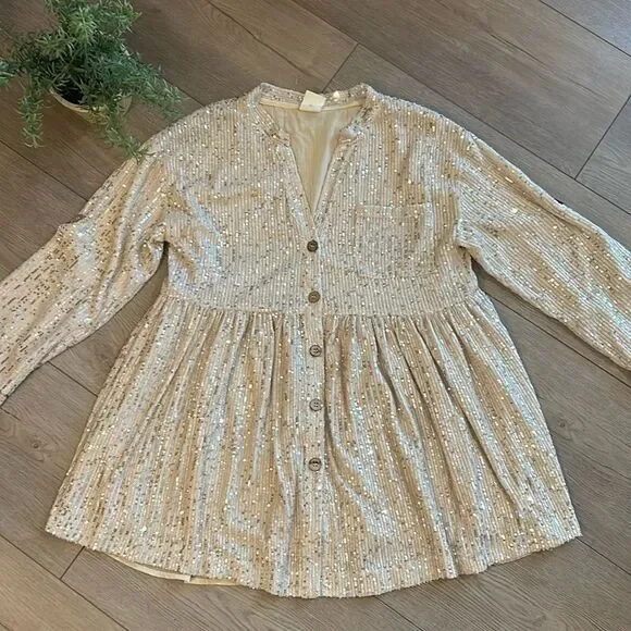 NWOT BY TOGETHER SEQUIN BUTTON DOWN OVERSIZED TUNIC CREAM AND GOLD SIZE SMALL