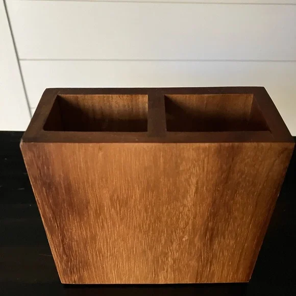 NEW Modern Wooden Toothbrush Holder