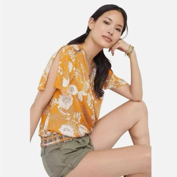 Anthropologie Tiny floral boho cross cross top XS