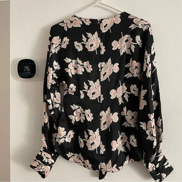Cinq a sept Yesenia Floral Black and Pink Women's Top size small