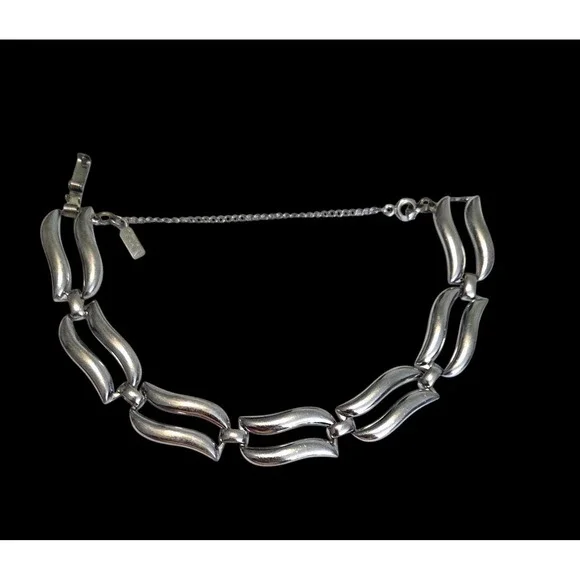 Vintage MONET Wavy‎ Link Silver Tone Bracelet Safety Chain 7