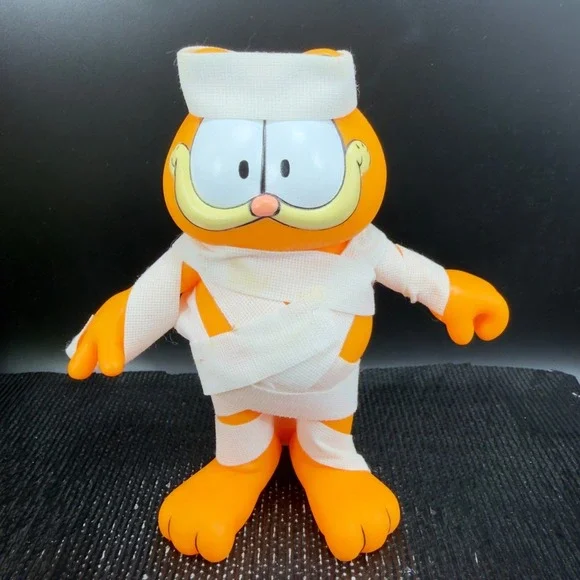 Vintage‎ Garfield Mummy Vinyl Figure Enesco 1978 Halloween Collectible Plastic