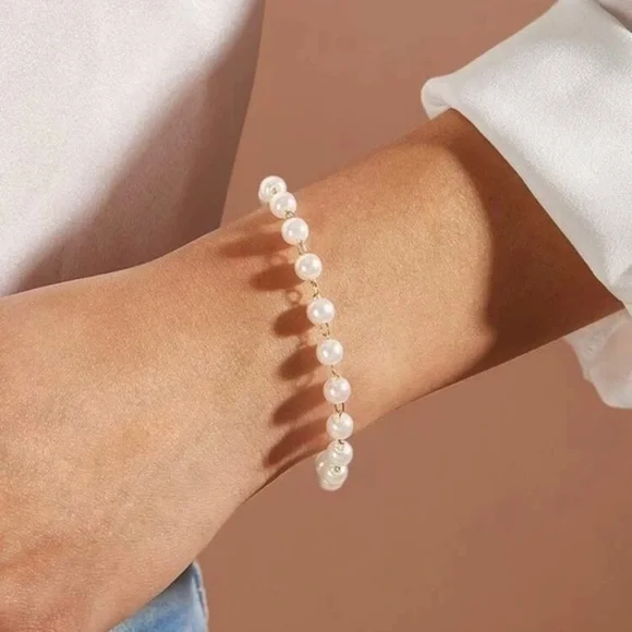 3/$30 💛 Faux Pearl Bracelet