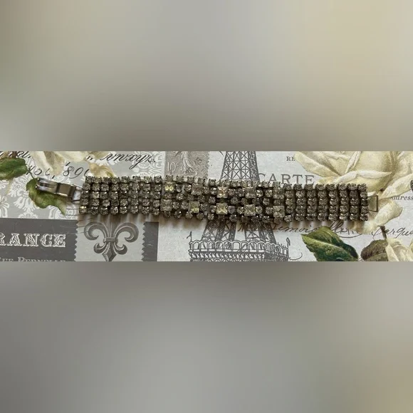 Lovely Old Vintage Rhinestone Bracelet