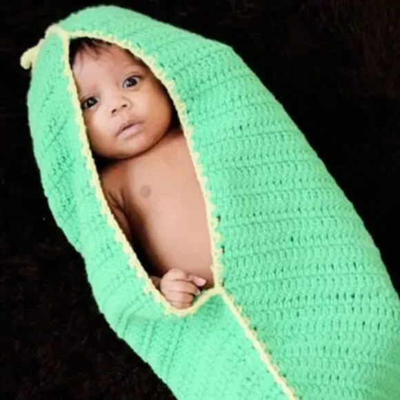Daisy Baby Green Crocheted Peapod Cocoon for Newborns Photography Costume NEW