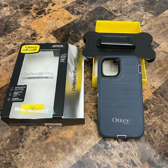 Otterbox defender iphone 2019 small, opened to try fit